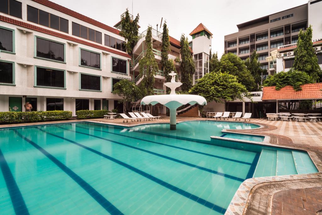 Seashore Pattaya Resort Exterior photo