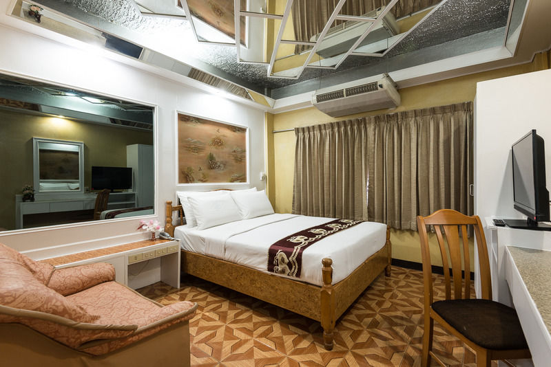 Seashore Pattaya Resort Exterior photo