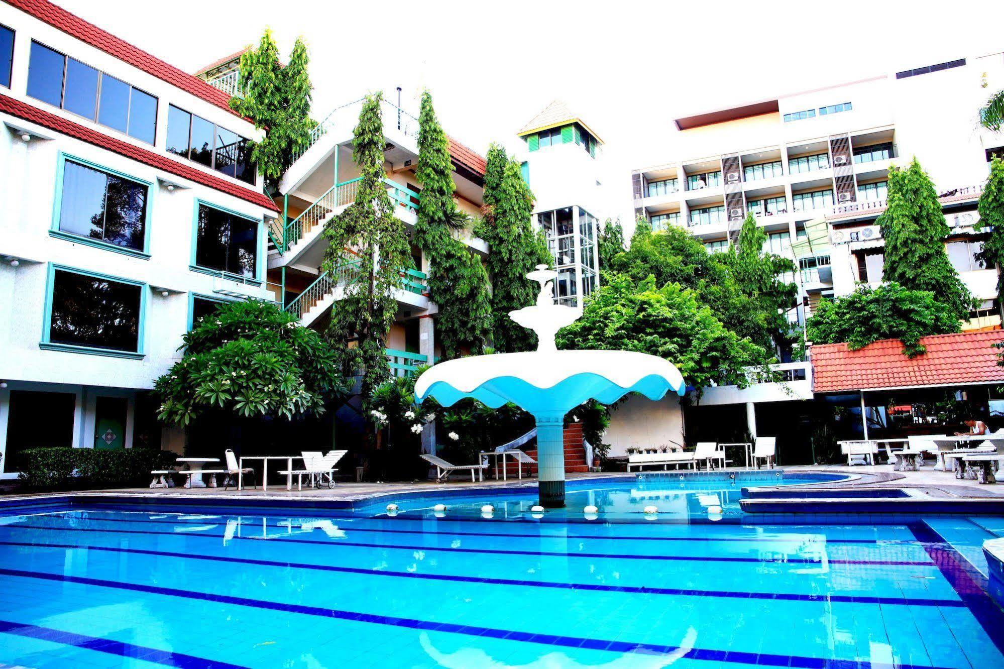 Seashore Pattaya Resort Exterior photo