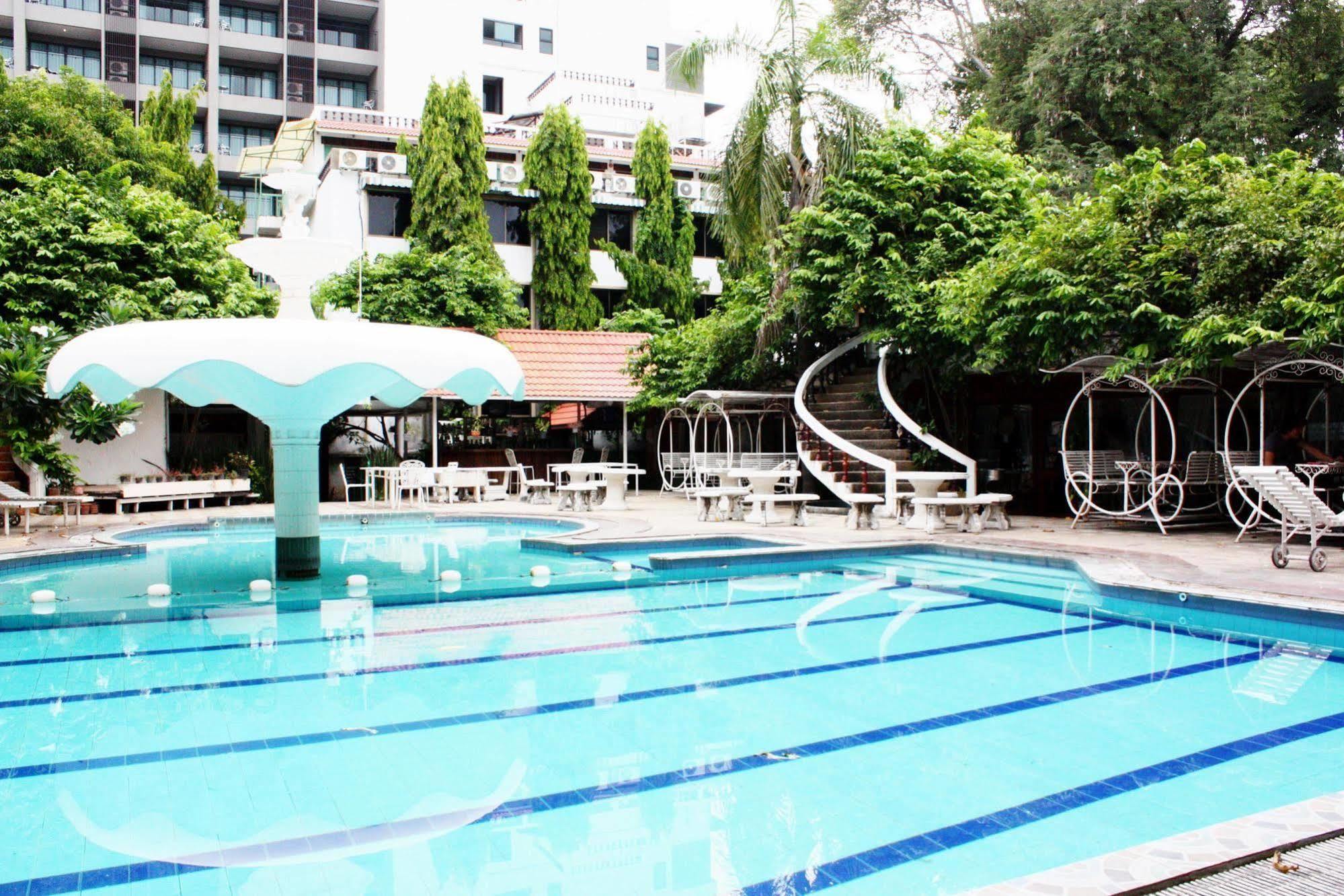 Seashore Pattaya Resort Exterior photo